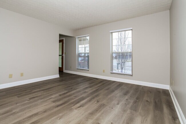 1406 Dillingham Ct, Columbus, OH 43228 - photo 6