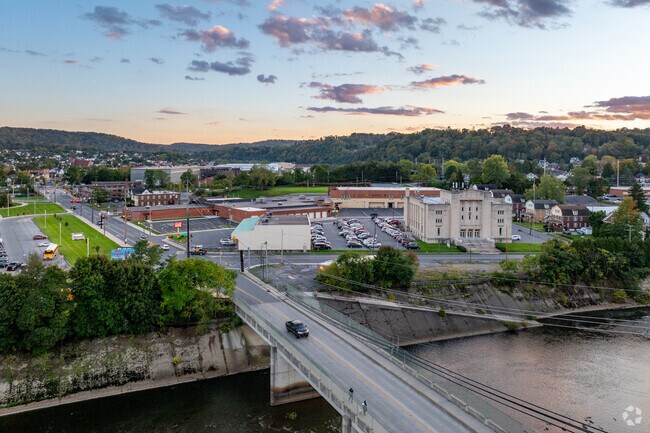 Osborne residents mostly get around by car, utilizing the many bridges in Johnstown, PA.