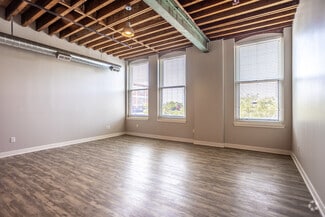 1440 Locust St, Des Moines, IA 50309