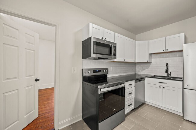 209 N Spring St, Winston Salem, NC 27101 - photo 5