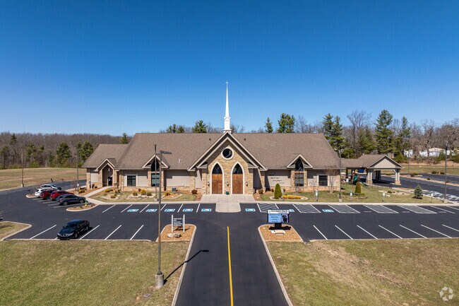 Fairfield Glade has lots of churches, such as the First Baptist Church.