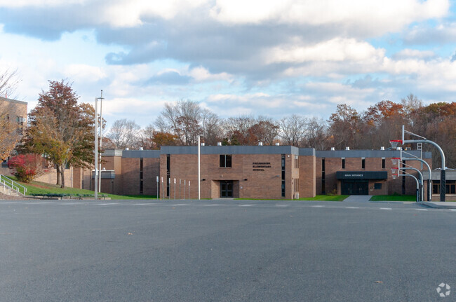 Pakanasink Elementary School provides education in the neighborhood of 
Outlying Orange County.