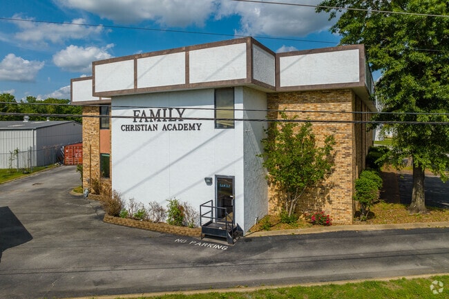 Family Christian Academy is a private alternative Christian school in Old Hickory.