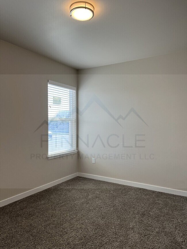 1001 W Yakima Ave, Yakima, WA 98902 - photo 7