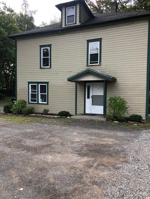 711 S Bay Rd, Syracuse, NY 13212 - photo 1