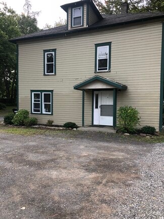 711 S Bay Rd, Syracuse, NY 13212