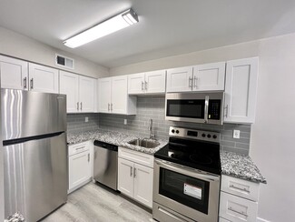 2700 Temple Crest Dr, Birmingham, AL 35209