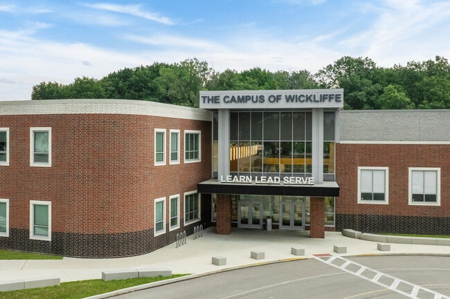 Parents and kids will love the new K-12 building featuring 204,000 sq. ft. and flexible learning spaces designed to change with the needs of their students. Plan your visit!