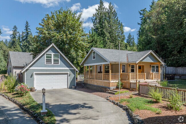 Pahrmann Creek Estates offer large lots with quality built homes in Tracyton WA.