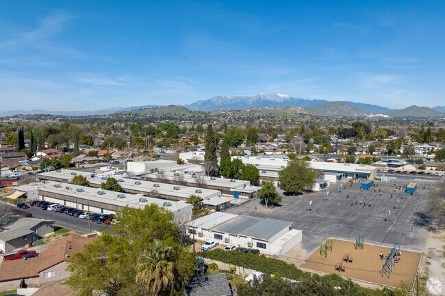 Aerial view of Mountain View Elementary School.