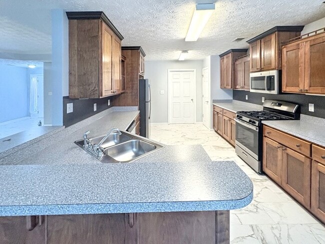 2045 Parador Bend, McDonough, GA 30253 - photo 4