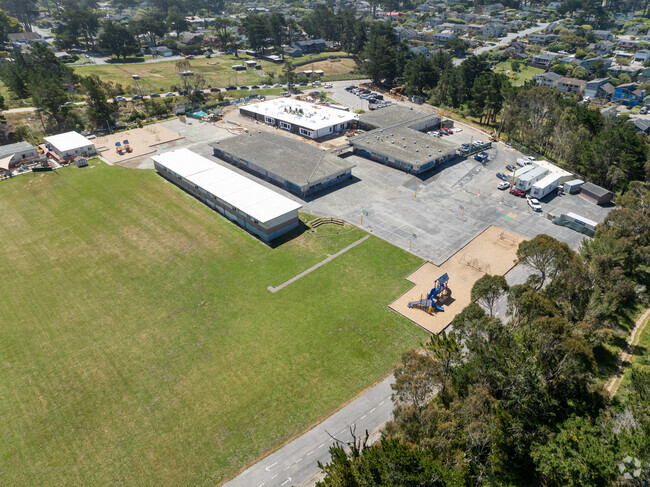 Farallone View Elementary School fosters academic excellence and creativity.