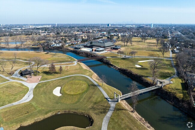 Riverside Country Club offers an amazing experience for residents of Riverside.