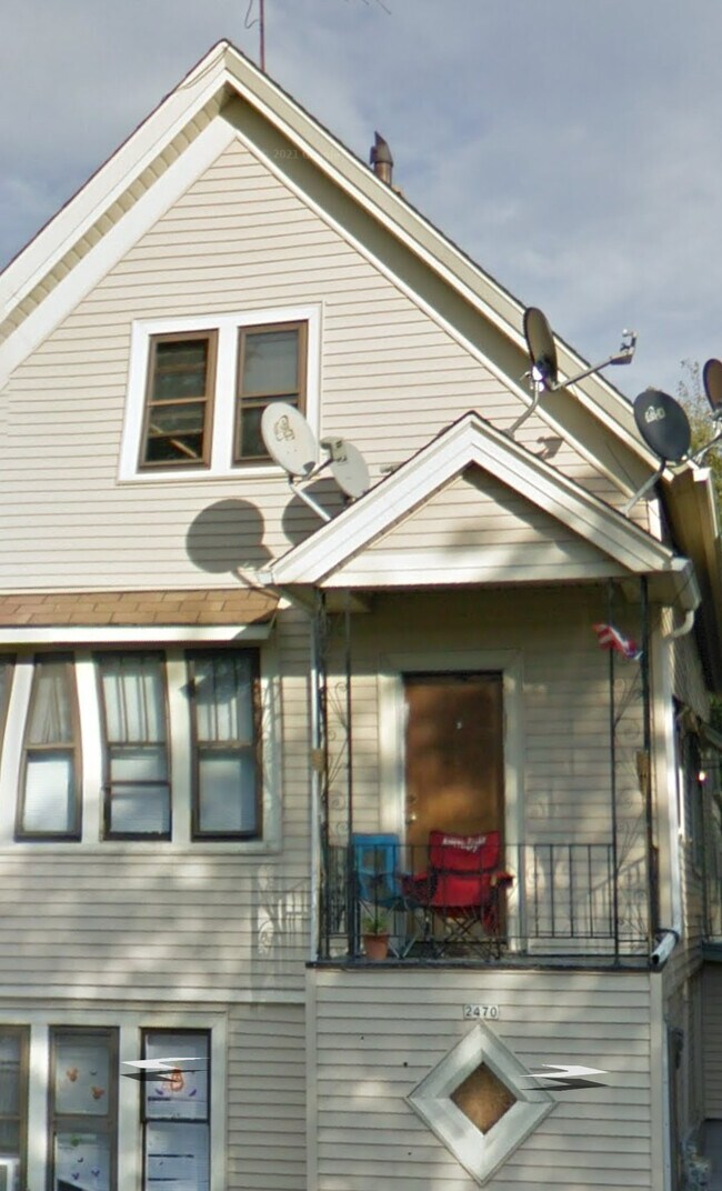 2470 S 9th St Unit Lower, Milwaukee, WI 53215