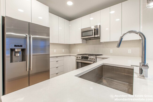 Slip45 unit 513, Boston, MA 02128 - photo 7