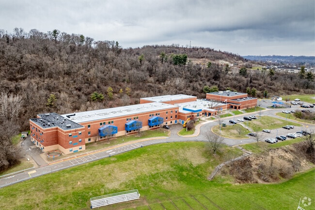 The student-teacher ratio at Chartiers Valley Primary School is 16 to 1.