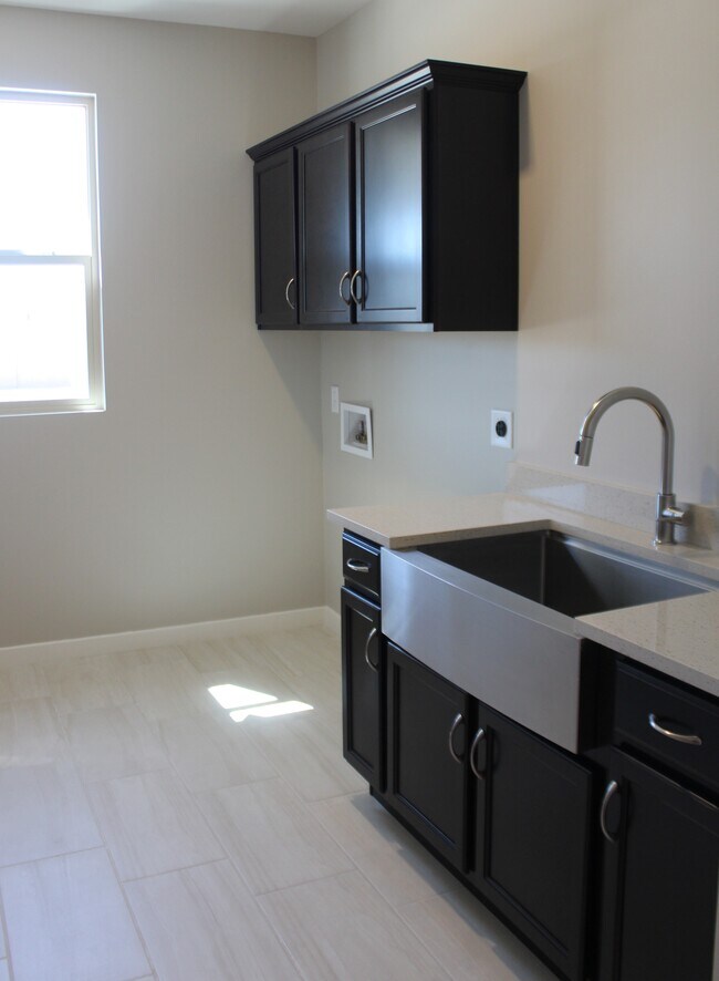 12380 S Grandview Dr, Yuma, AZ 85367 - photo 5