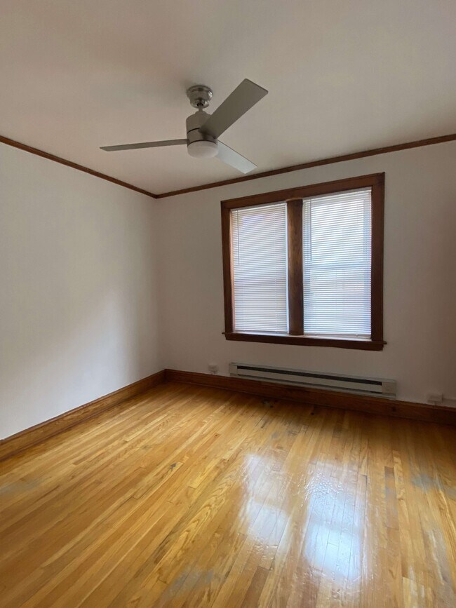 3077 N Davlin Ct unit 3, Chicago, IL 60618 - photo 4