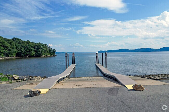 Visitors can launch boats, kayaks, or jet skis at George's Island Park in minutes.