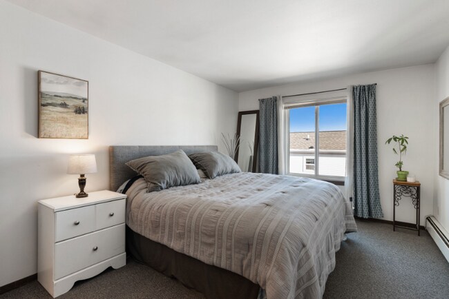 7900 Harwood Ave unit 110, Wauwatosa, WI 53213 - photo 3