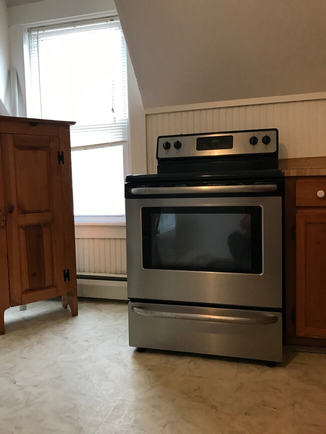33A Leonard St Unit 33a, Rochester, NH 03867