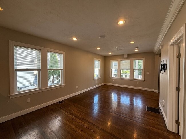 210 Cedar St unit 1, Somerville, MA 02145 - photo 4