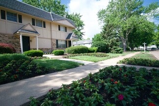 2990 Santiago Dr, Florissant, MO 63033