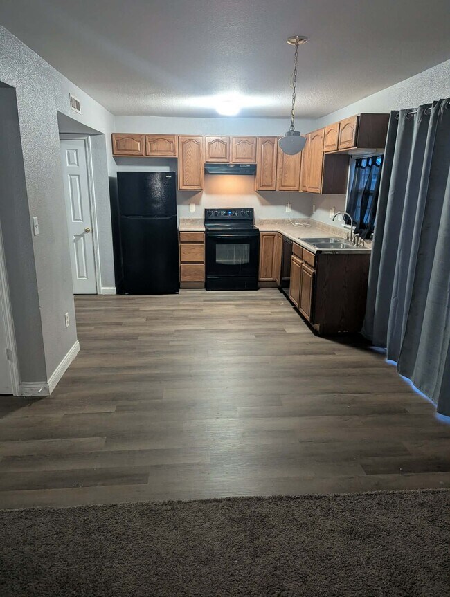 11531 Planewood Ct, Indianapolis, IN 46235 - photo 2