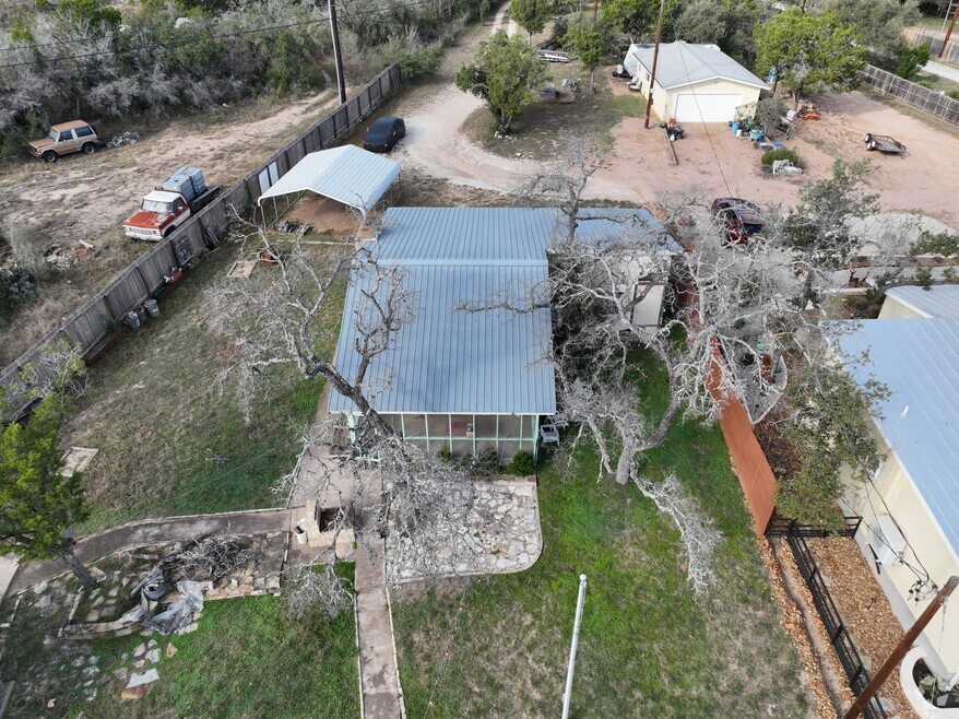 20203 Barnett Glenn Rd, Spicewood, TX 78669 - photo 2