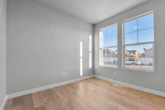 1247 E Desert Peak St, Eagle Mountain, UT 84005 - photo 6