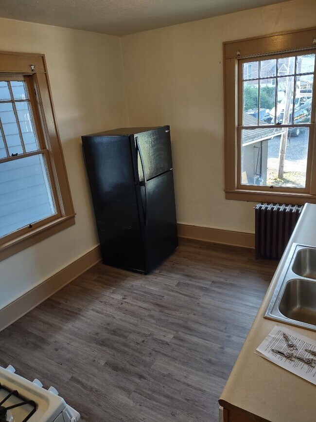 102 Holland Ave unit C, Morgantown, WV 26501 - photo 7