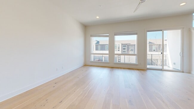 2050 Lohmans Spur unit 603, Lakeway, TX 78734 - photo 2