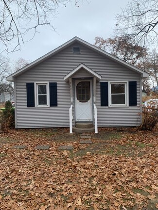 711 Fern St, Traverse City, MI 49686