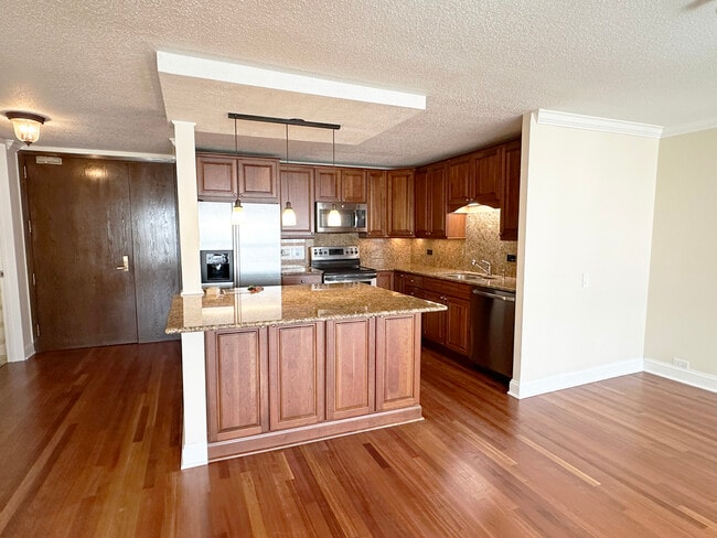 The Buckingham unit 807, Chicago, IL 60601 - photo 3