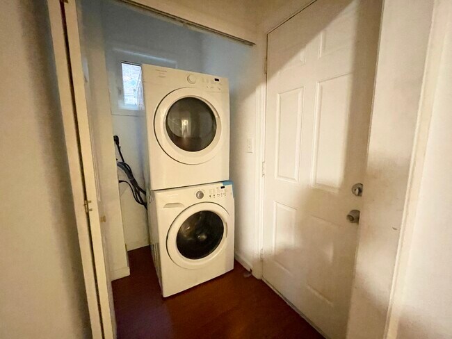 93 Hillside St unit 2, Roxbury Crossing, MA 02120 - photo 7