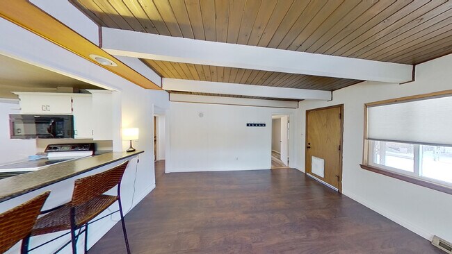 Family room/Dining room