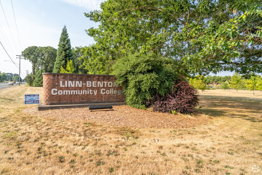 Linn-Benton Comm College Family Resource Center is located in Linn-Benton Community College.