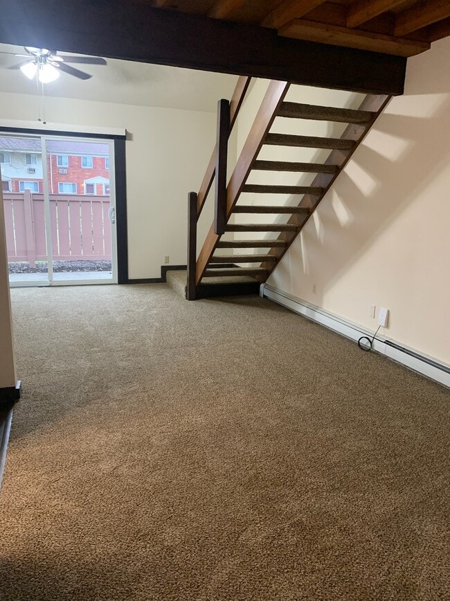 1430 Maplecrest Dr, Youngstown, OH 44515