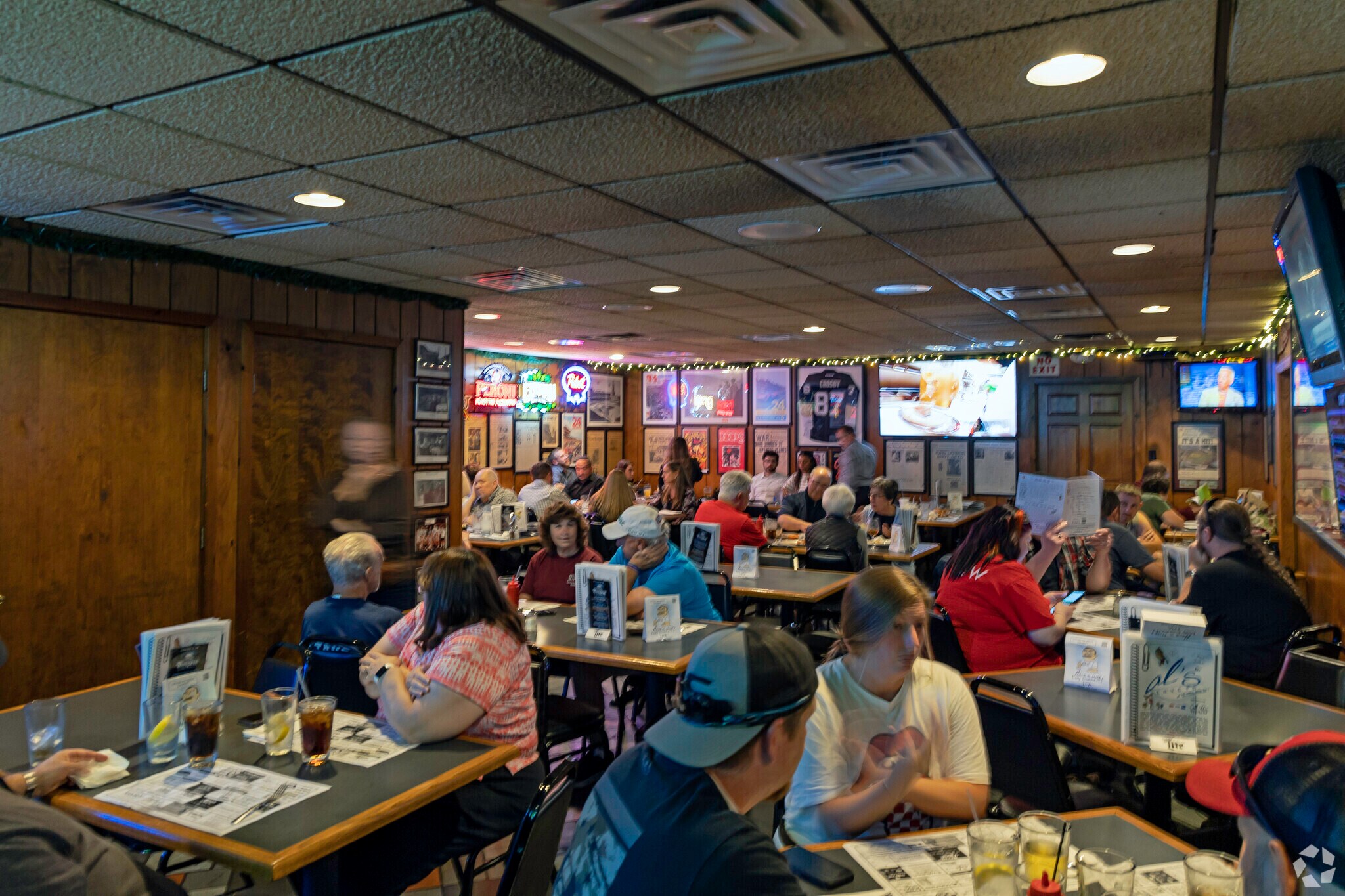 A;'s Tavern has some of the best winds in town served by even better people.