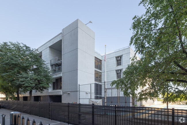 Central Park East II in East Harlem has extended community ties.