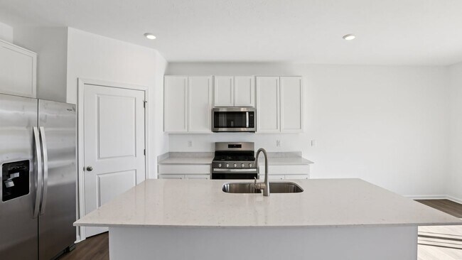 7861 Magnolia St, New Palestine, IN 46163 - photo 6