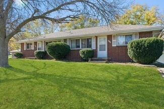 5812 SW 12th St, Des Moines, IA 50315