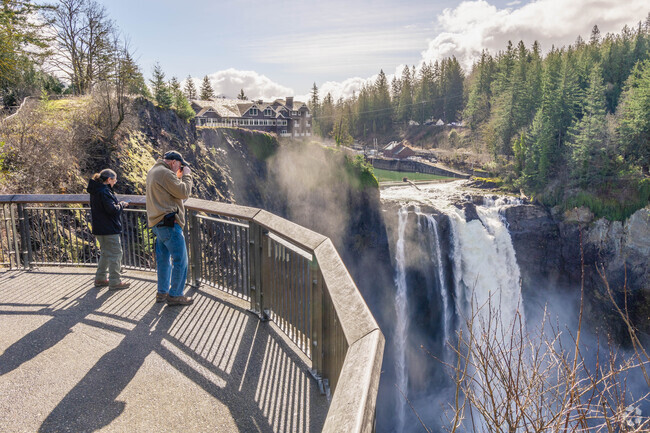 Snoqualmie Falls is not too far from Edgewick and is a popular spot for the area's visitors.