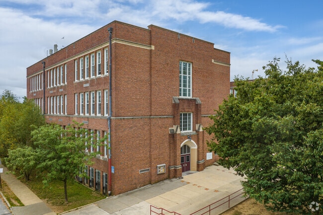 Hamilton Elementary Middle Schools serves students in grades K-8 in Christopher.