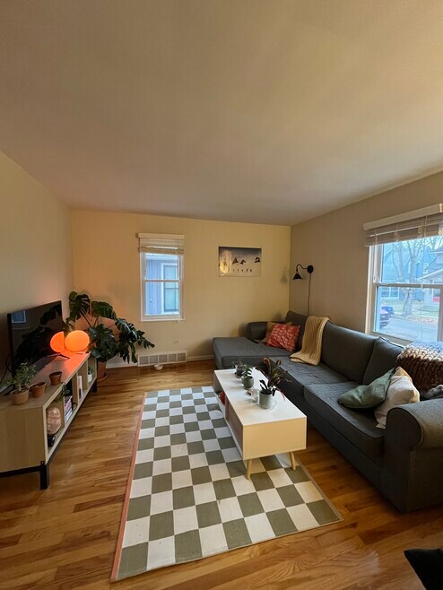 222 Buena Vista Ave unit Lower, Ann Arbor, MI 48103 - photo 1