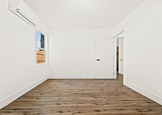 8124 Shirley Ave, Los Angeles, CA 91335 - photo 5