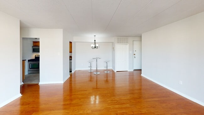 2630 Wagon Dr unit 294, Alexandria, VA 22303 - photo 2