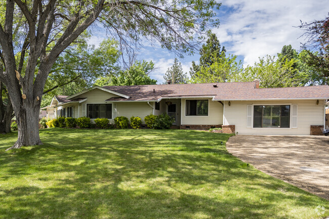 Large Ranch-Style properties can be seen in the Reno-Sparks Convention Center neighborhood.