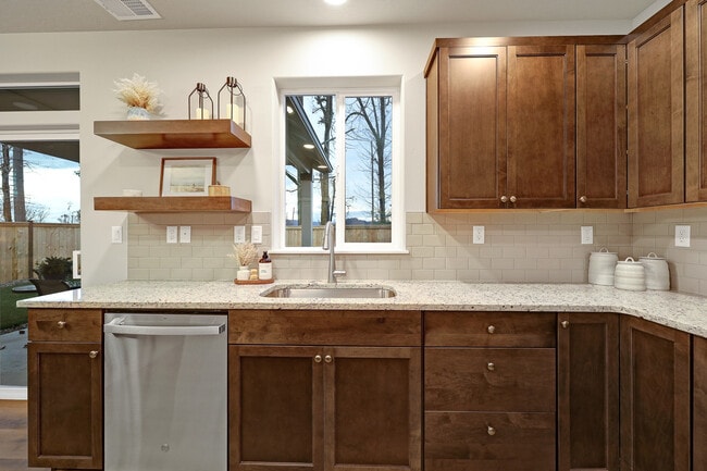 3401 Ford Dr unit 38657682, Medford, OR 97504 - photo 4