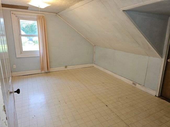 35 Beech St unit 2, Orono, ME 04473 - photo 3